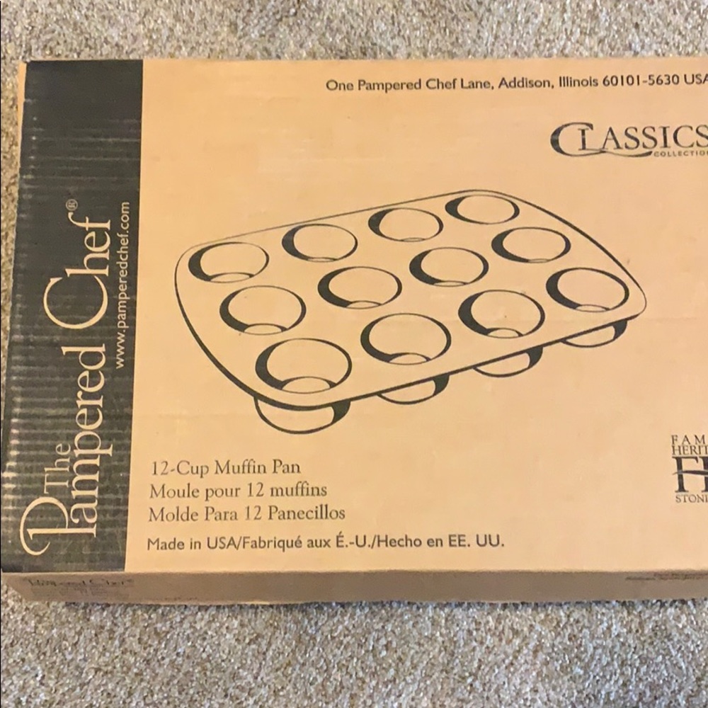 Pampered Chef 12 cup muffin pan